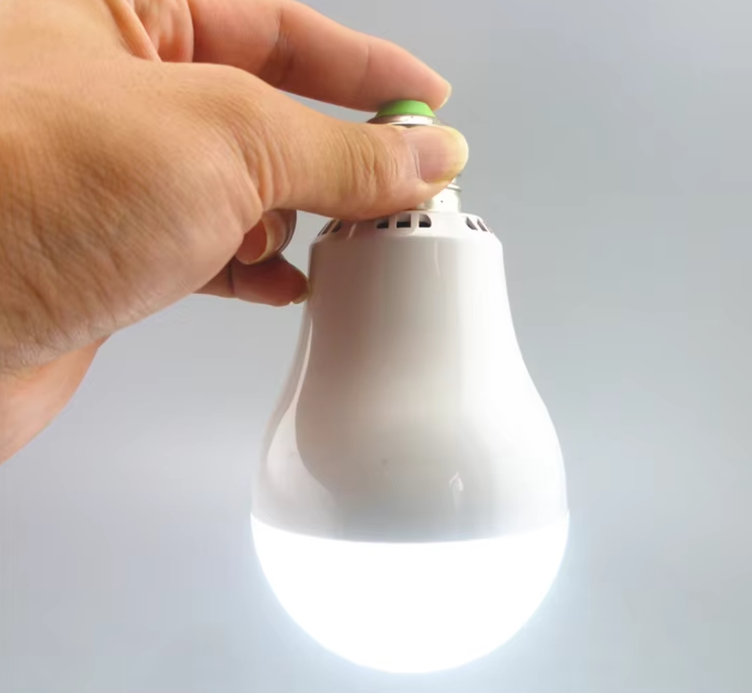 Rechargeable emergency light led bulb