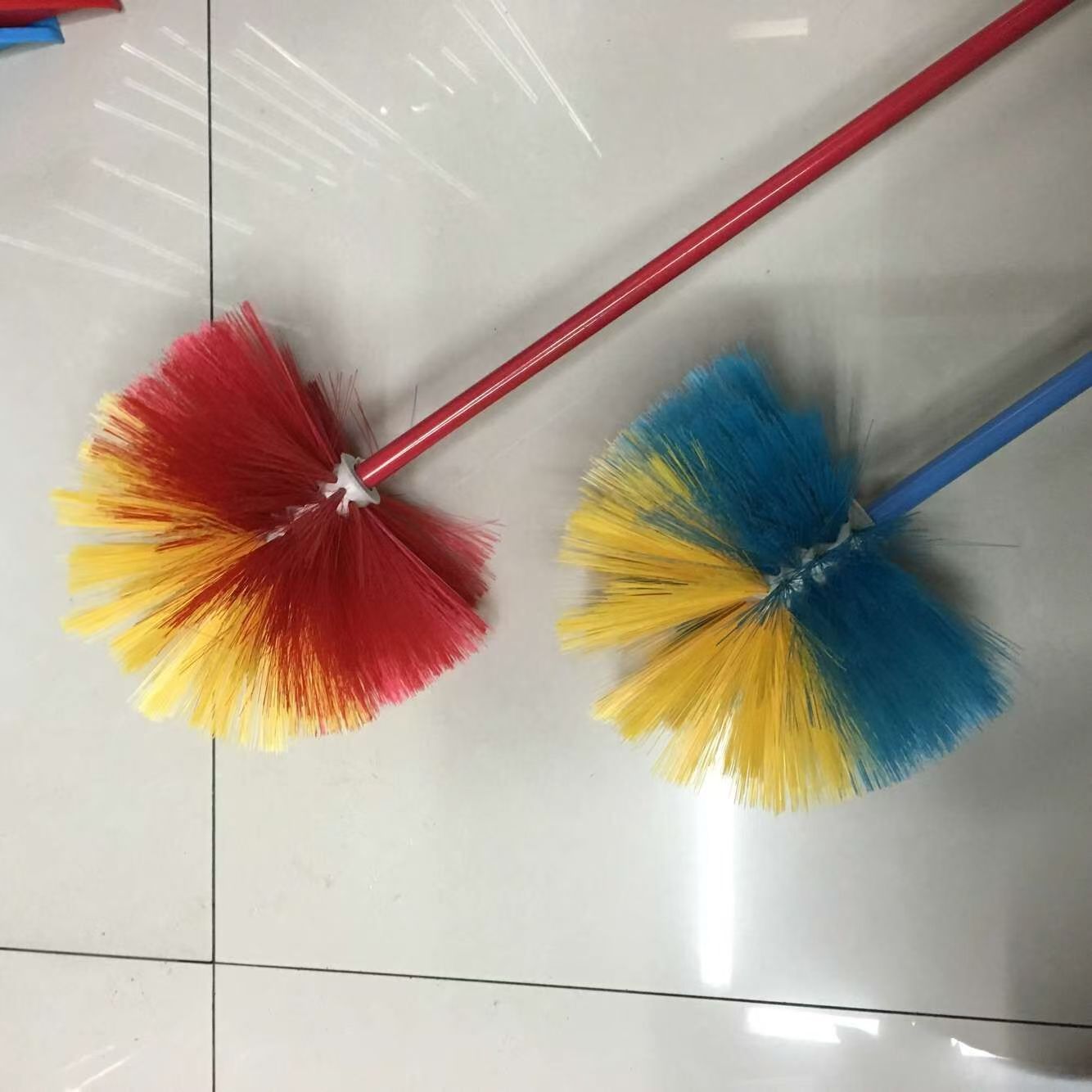 Household dedusting ceiling broom retractable extended handle spider web cleaning brush